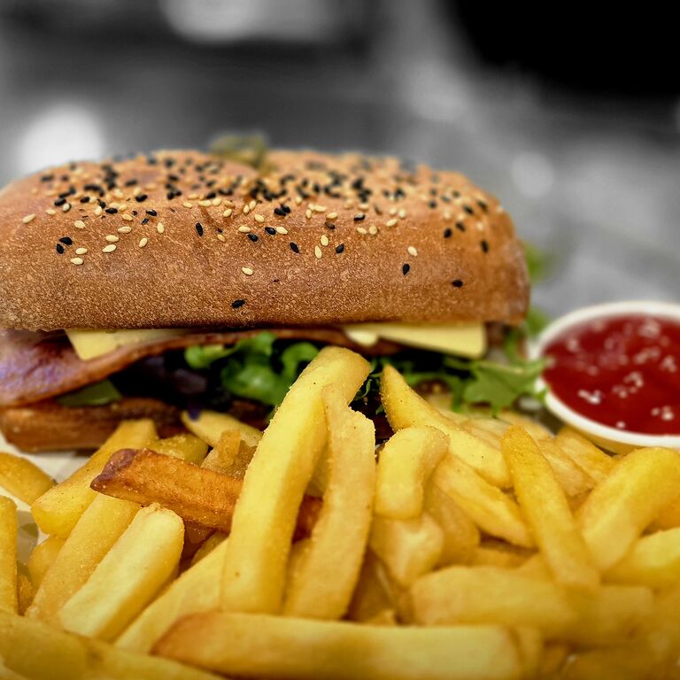 Oaken cafe & Restaurant