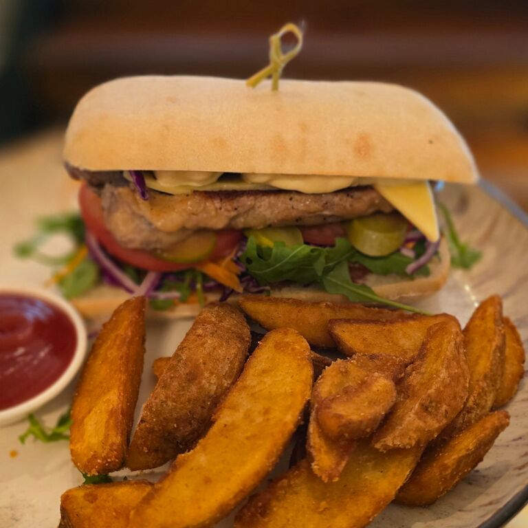Oaken cafe & Restaurant