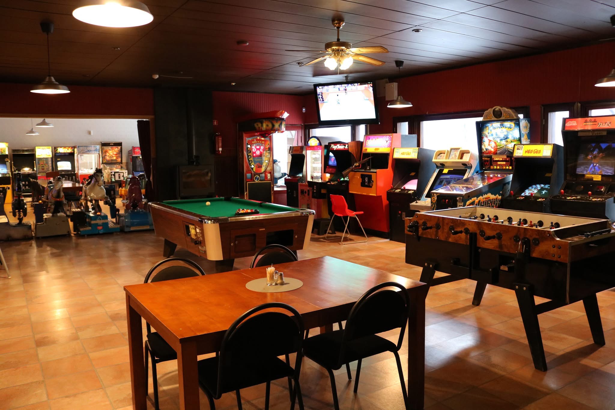 Halinga Restoran & Arcade