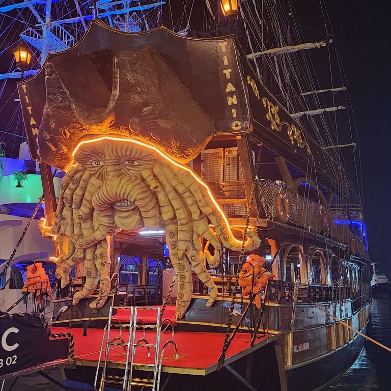 Titanic pirate boat alanya
