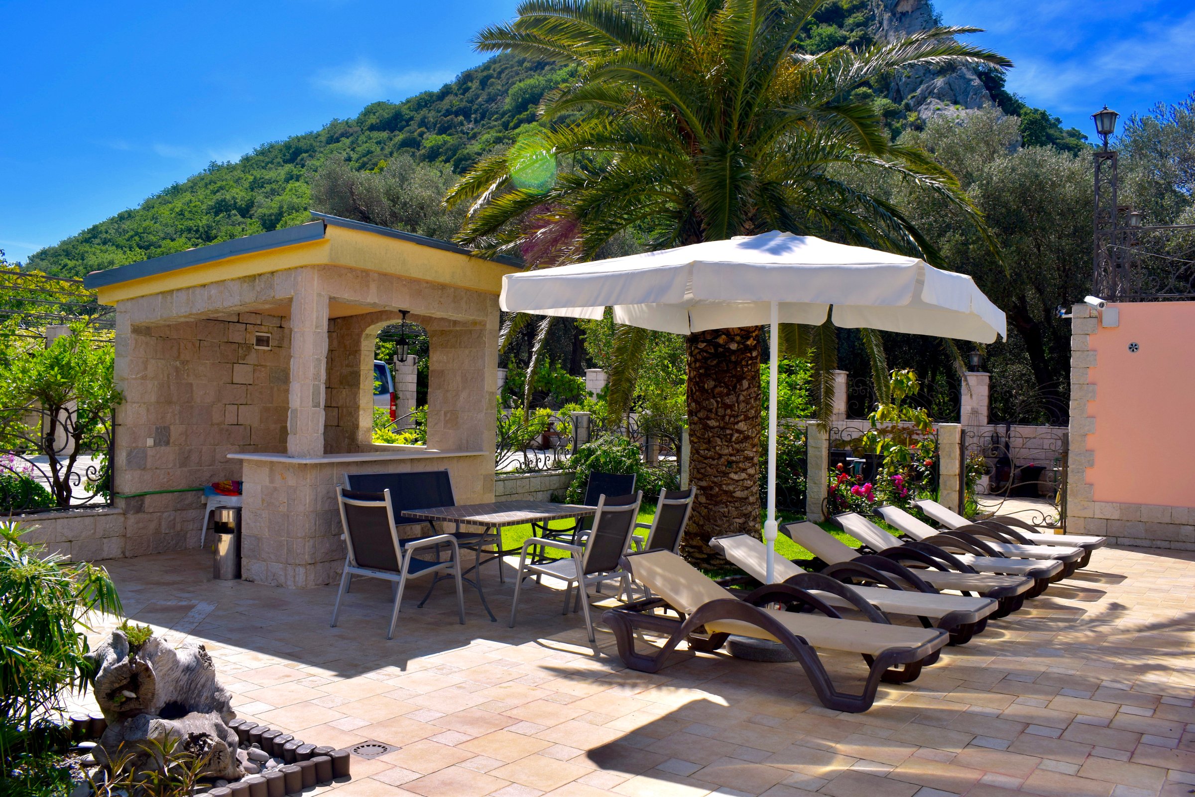 Villa Dolphin Apartments