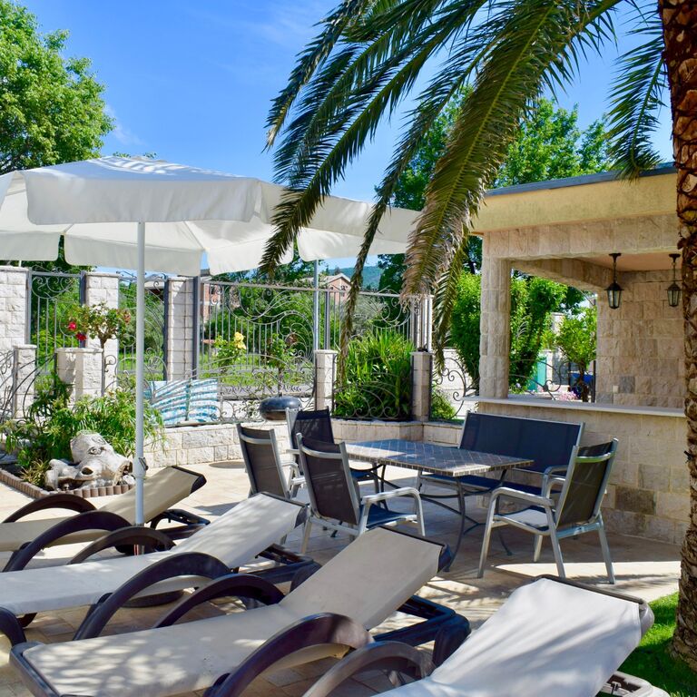 Villa Dolphin Apartments