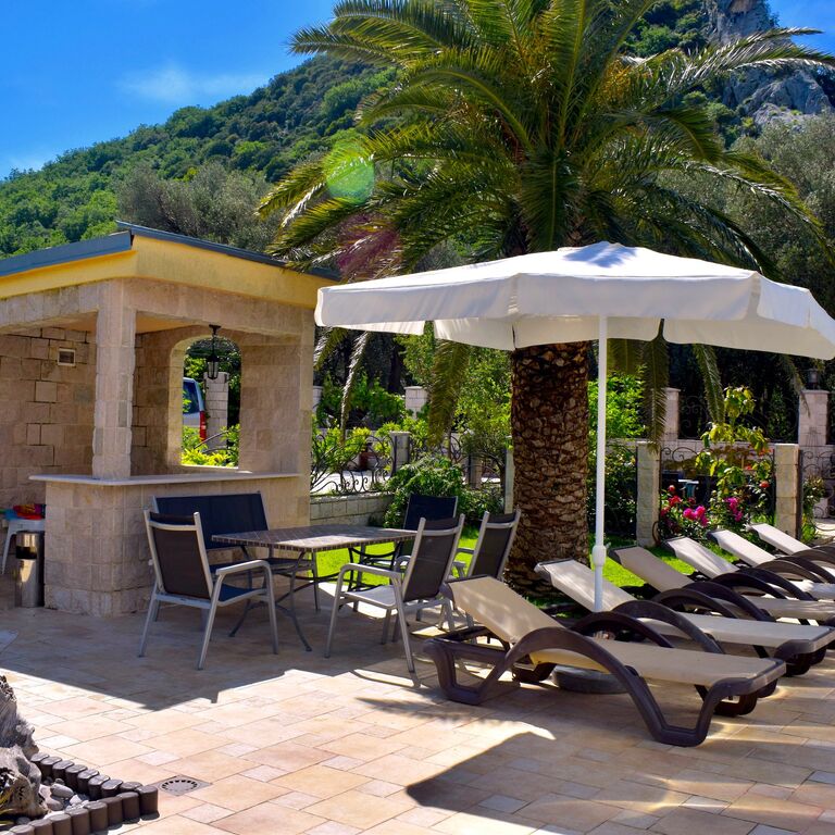 Villa Dolphin Apartments