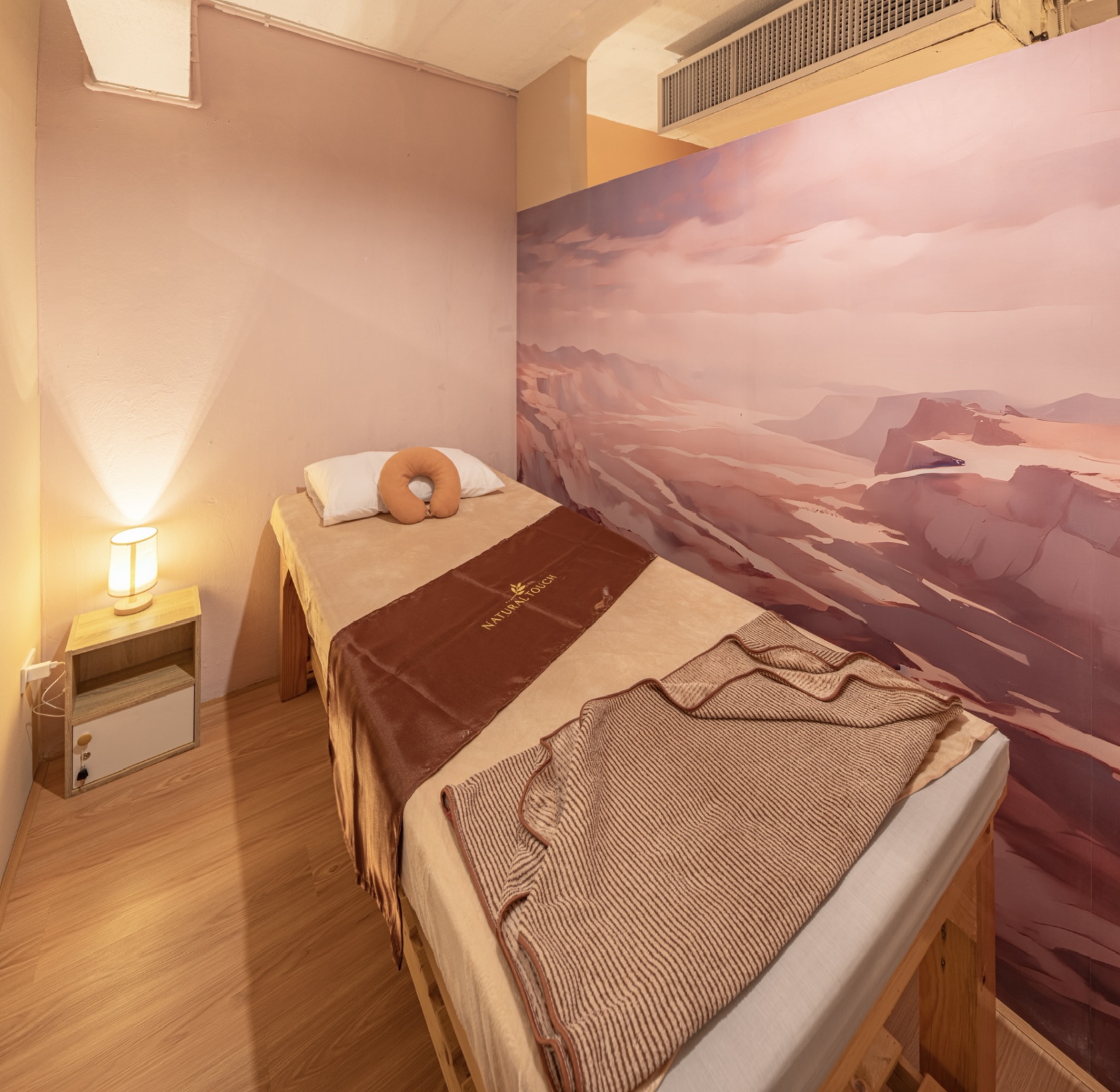Natural touch massage & nails