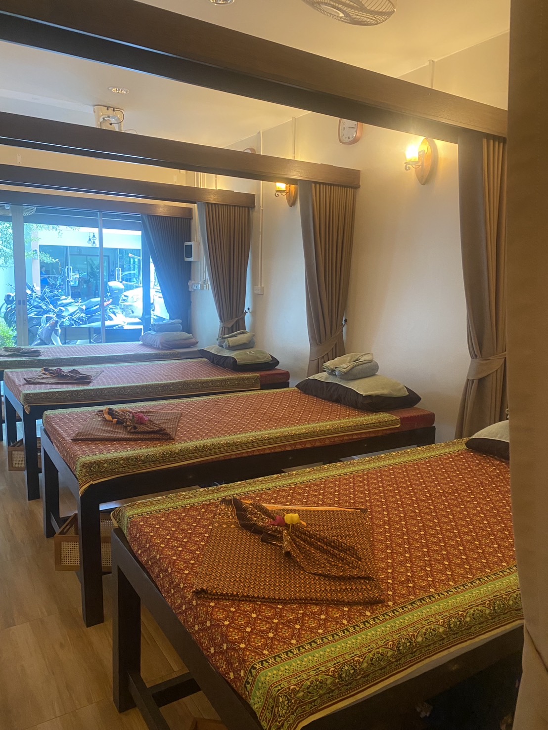 Golden Fingers Massage