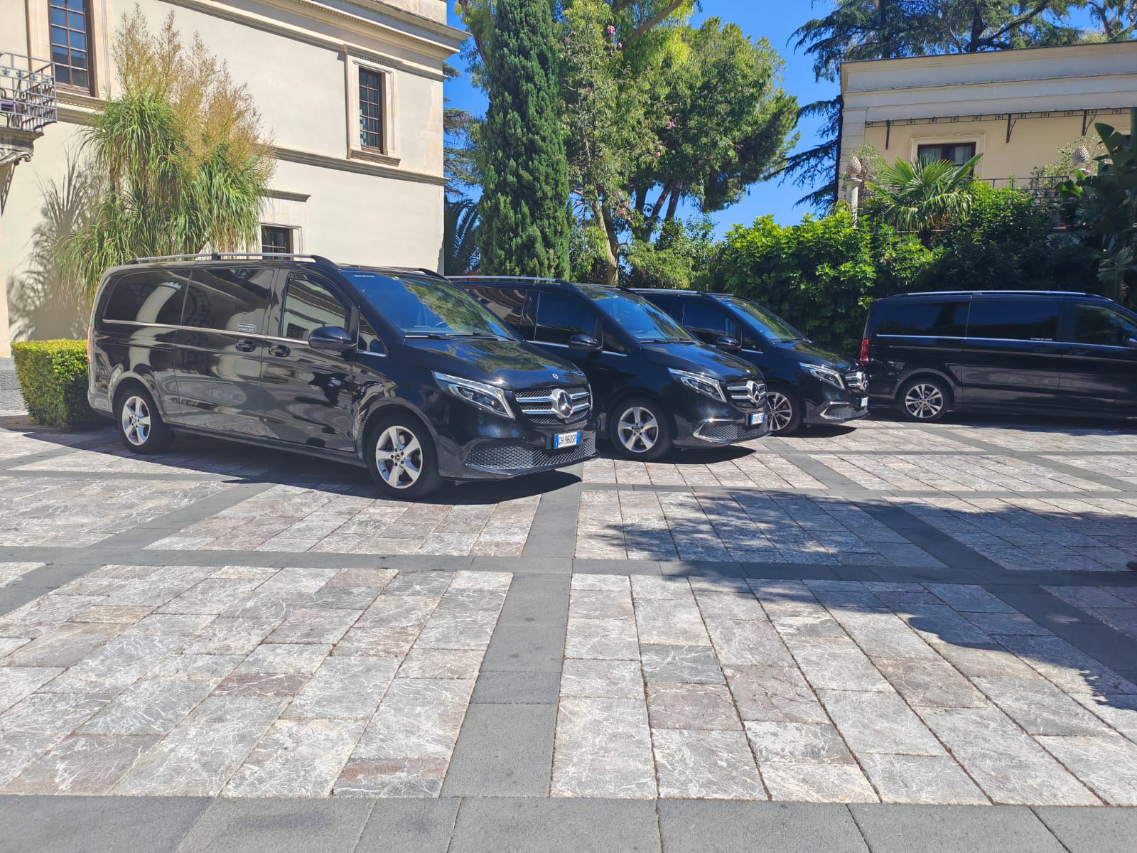 Walk Around Sicily Transfer Excursion and Limousine service