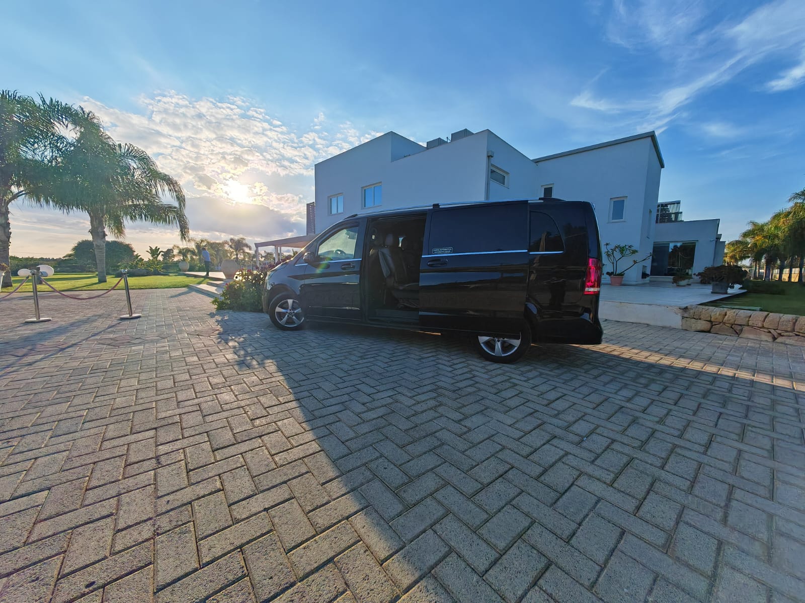 Walk Around Sicily Transfer Excursion and Limousine service