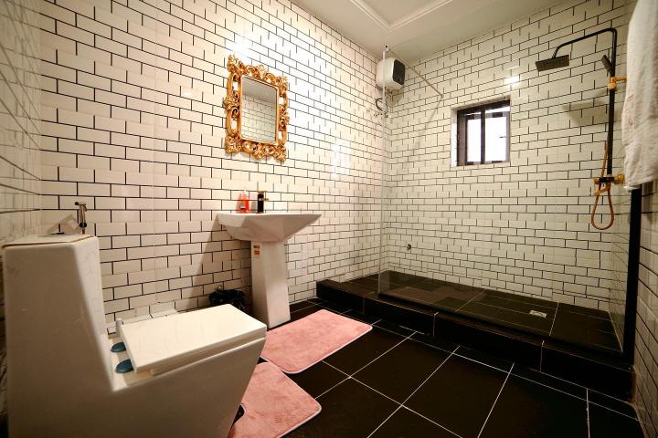 247 Luxury Hotel & Apartment