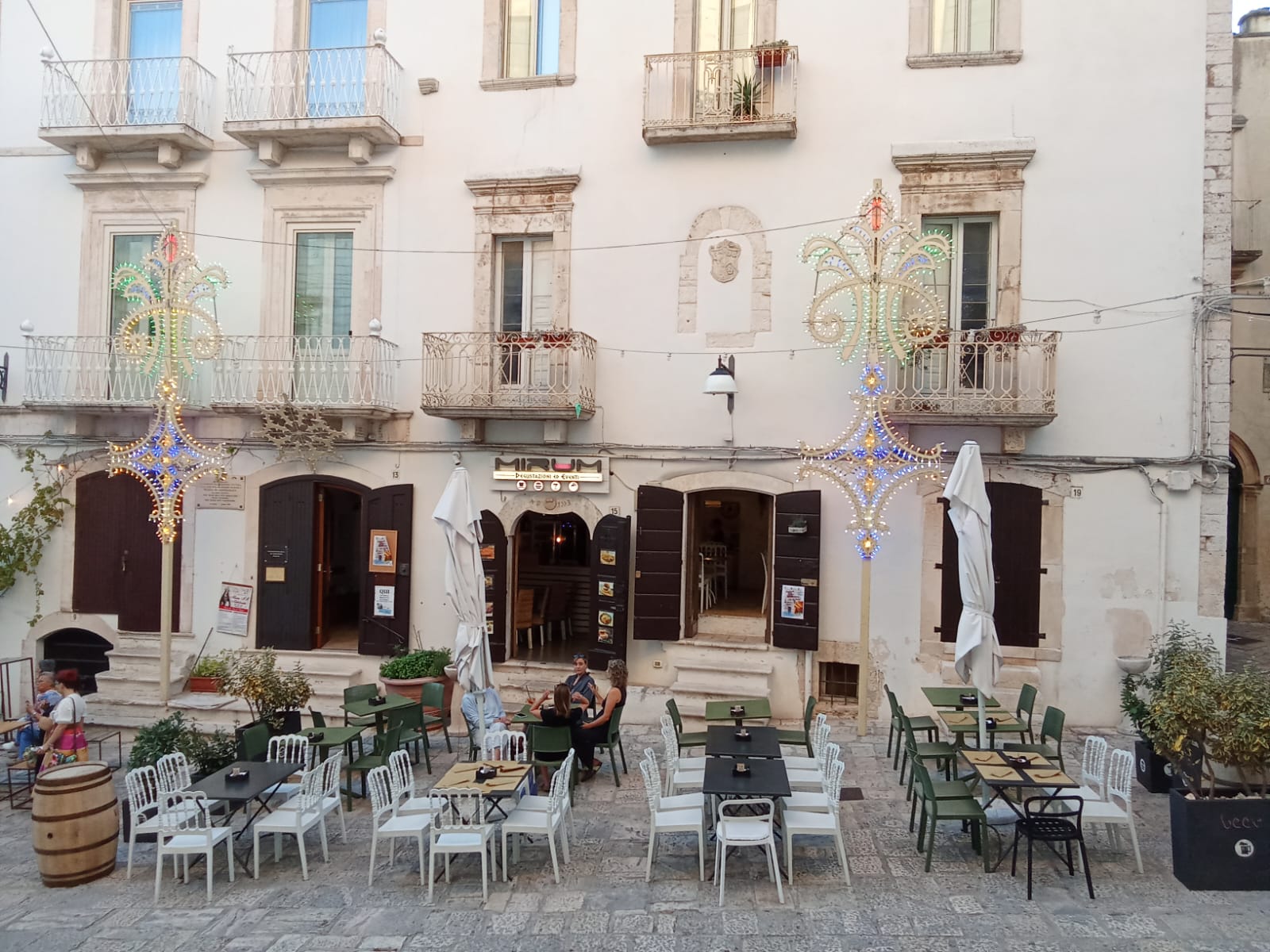 Mirum cantina con cucina