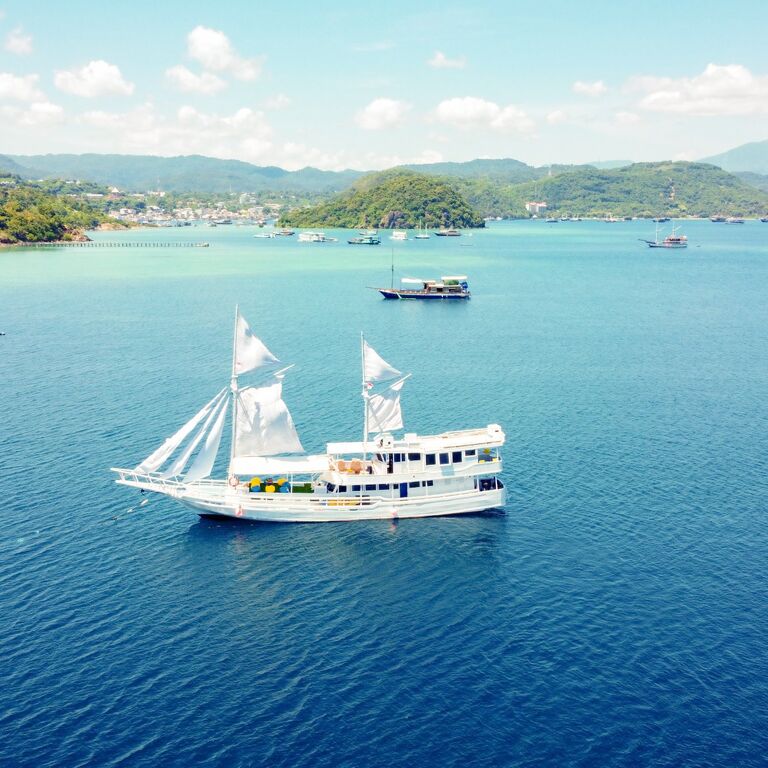 Flores adventure Tours