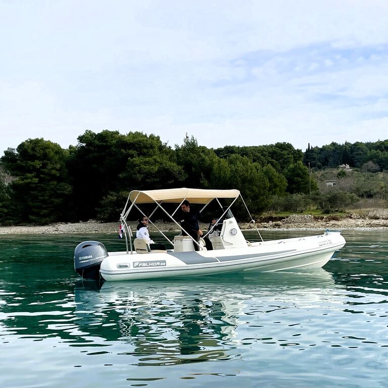 RENT A BOAT "MATE"