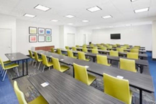 Holiday Inn Express & Suites
