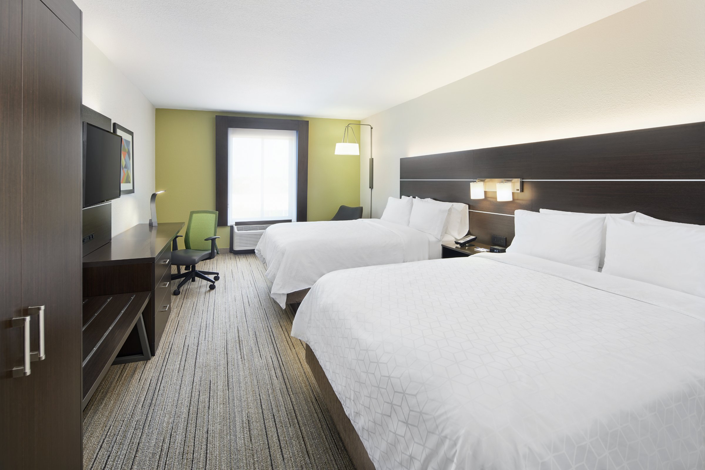 Holiday Inn Express & Suites