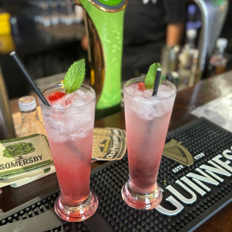 FOX & HOUNDS TAUPO