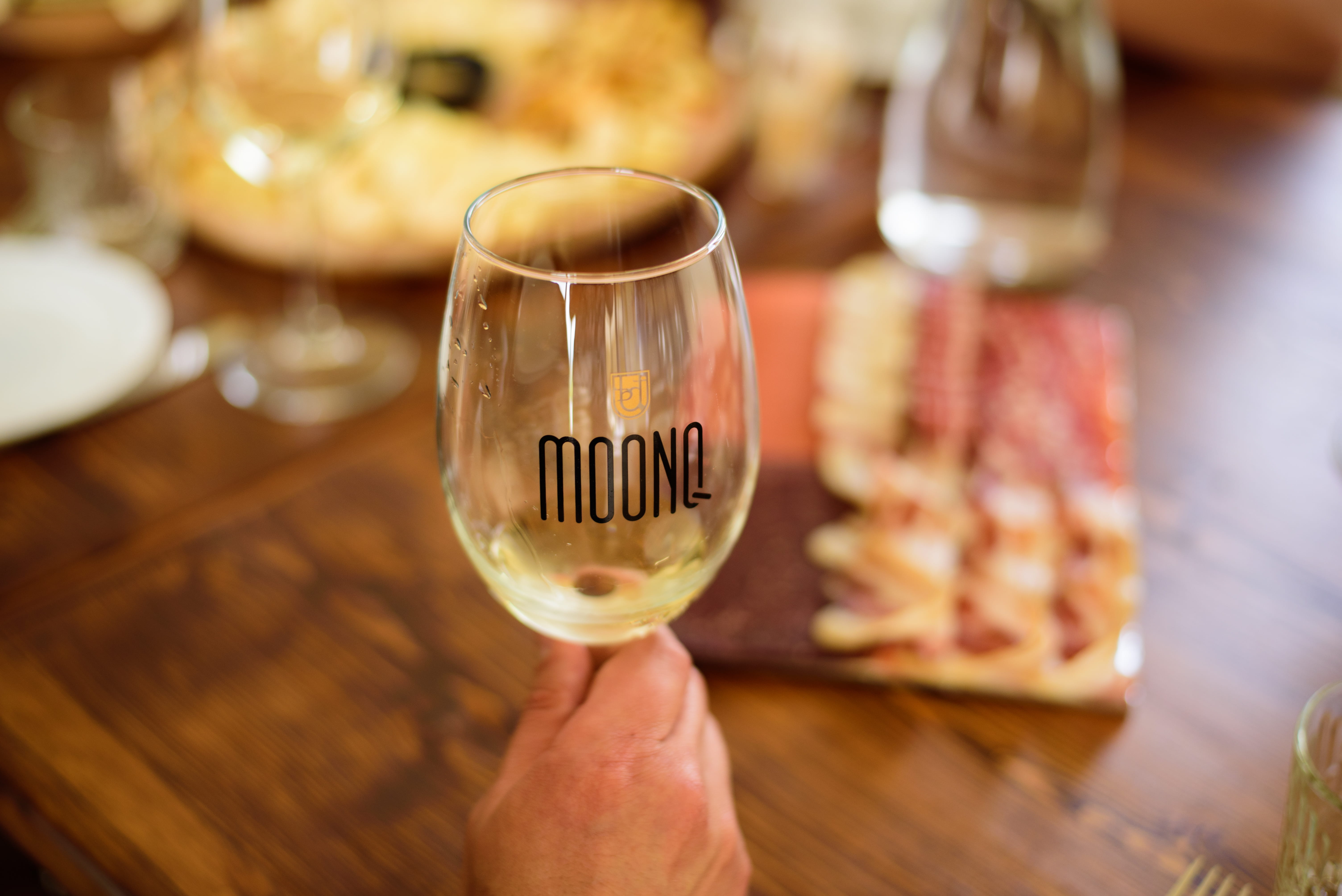 MOONQ Wines