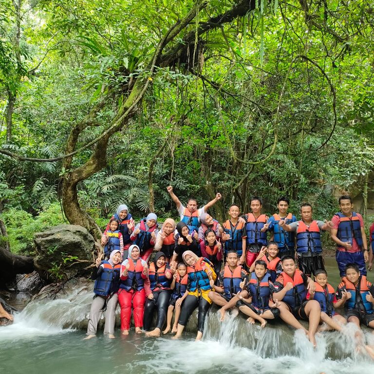 Alfathan Tour And Transport