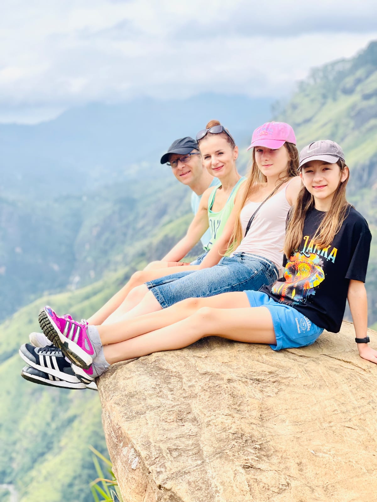 Travel Ceylon Explorer