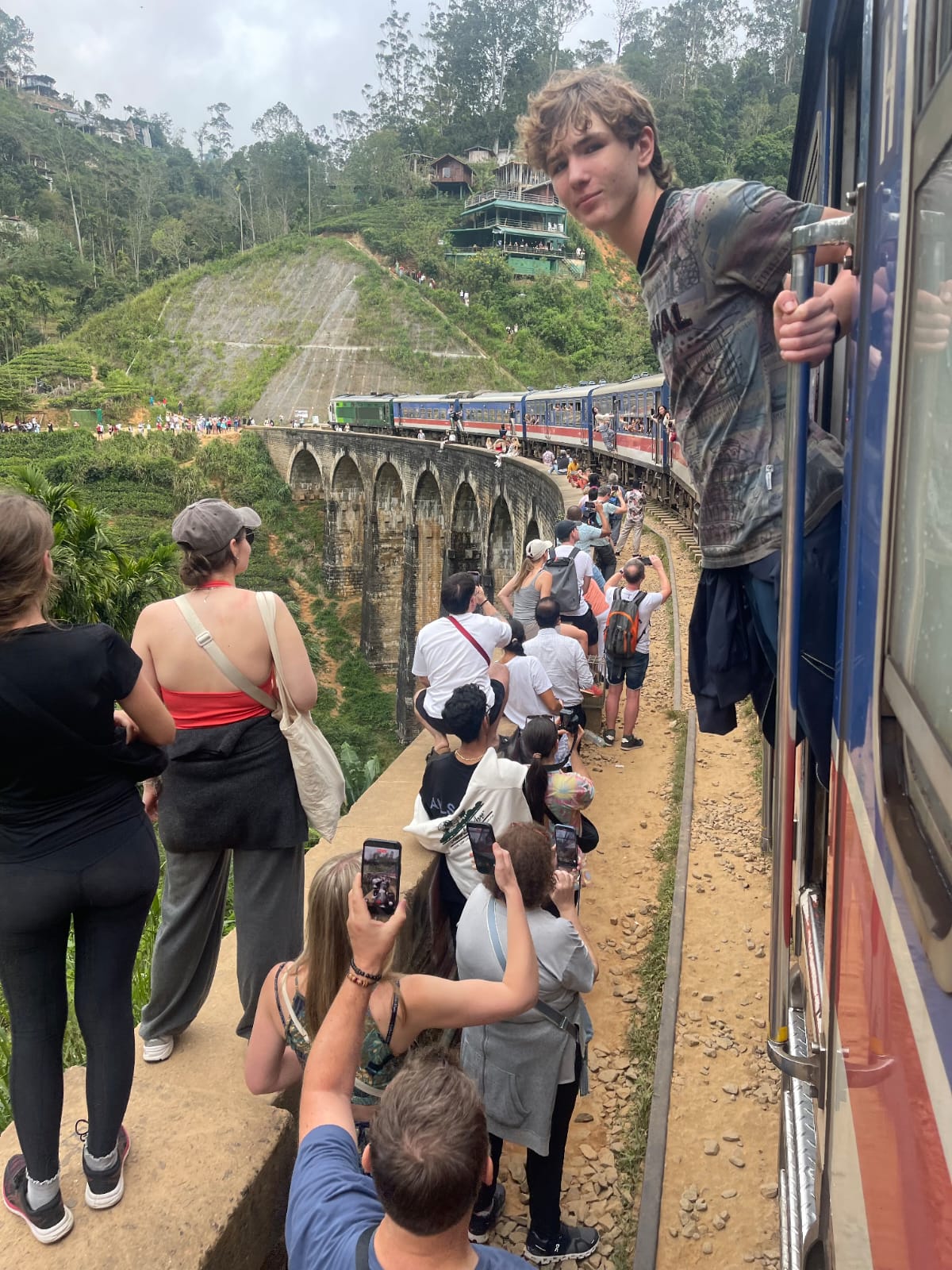 Travel Ceylon Explorer