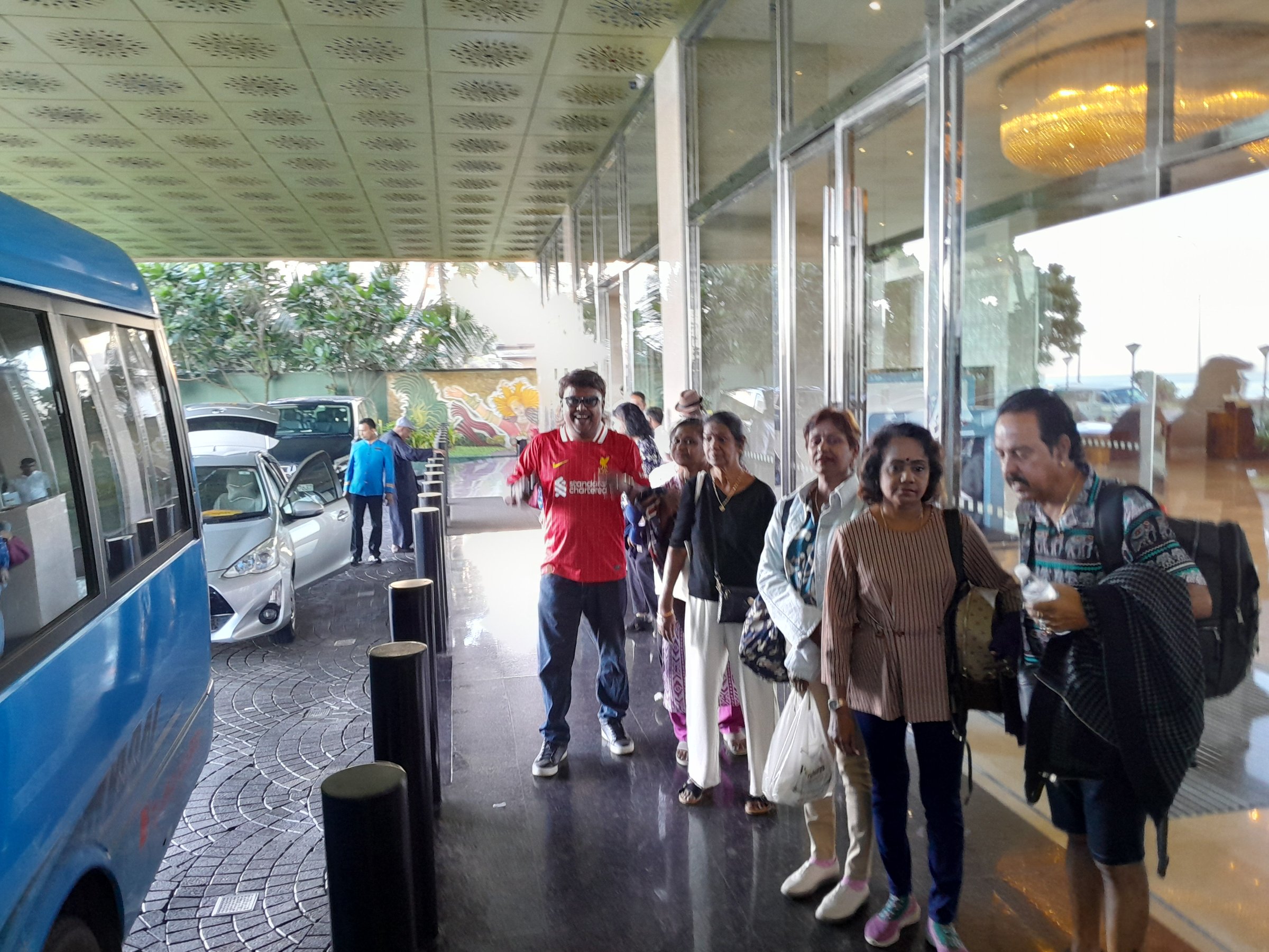 Kandy Hotels Cars
