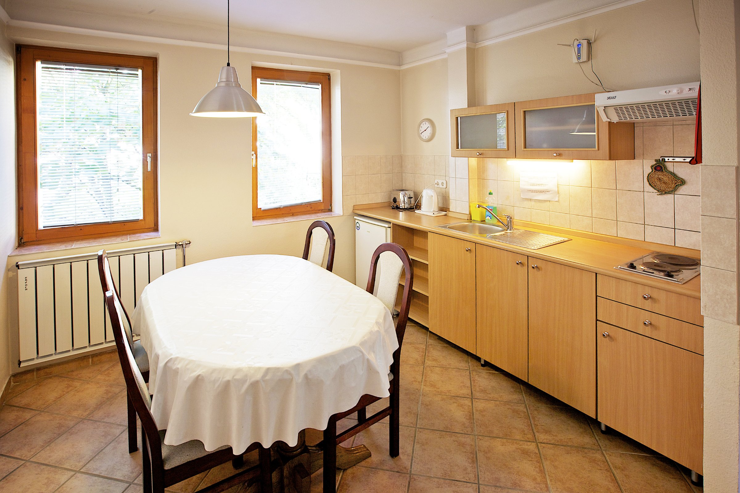 Gold Apartments***