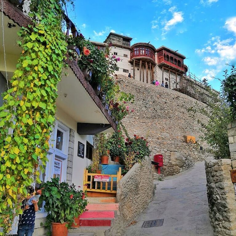 Hunza Trek & Tours