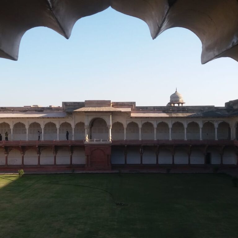 Taj Guides & Travel Services