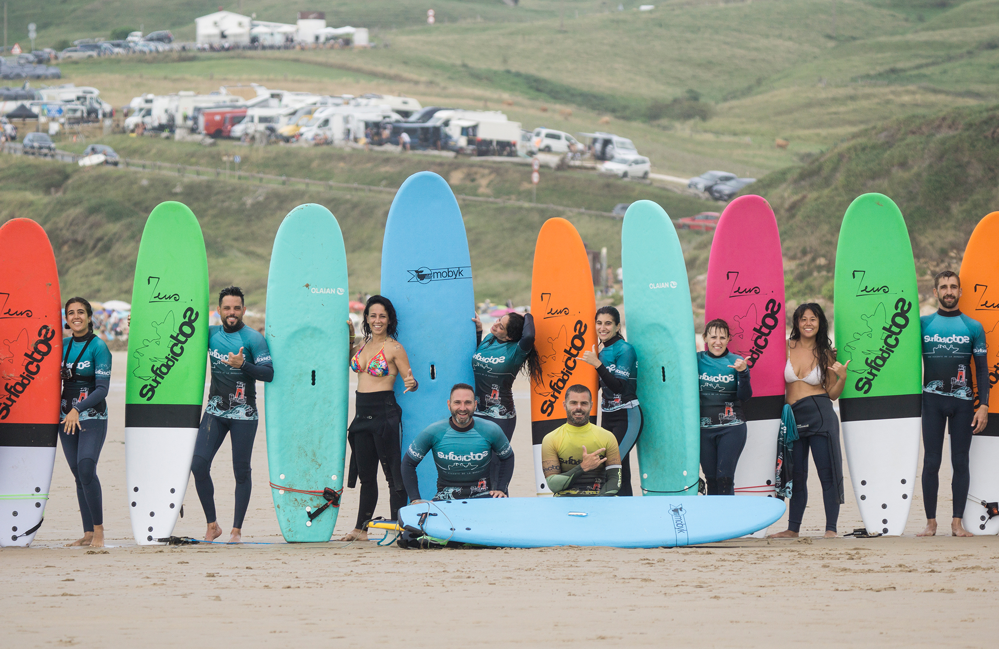 SURFADICTOS ESCUELA DE SURF