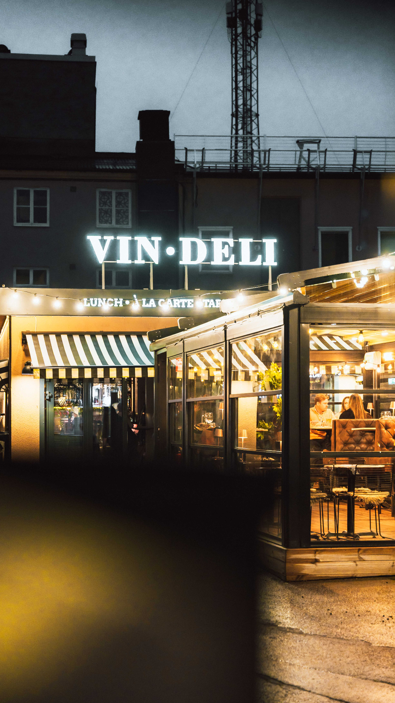 Vin o deli