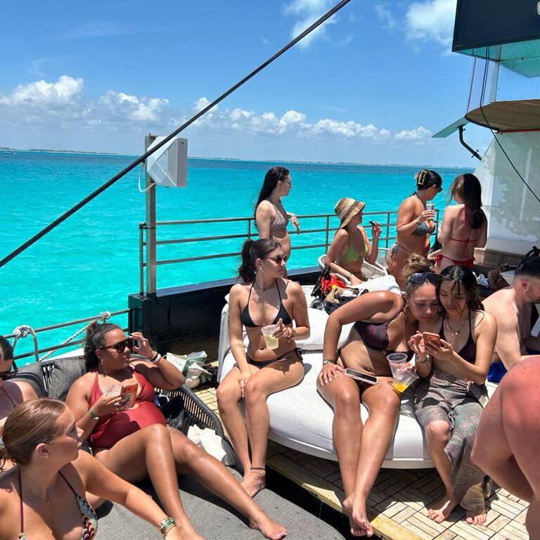 Top Yacht