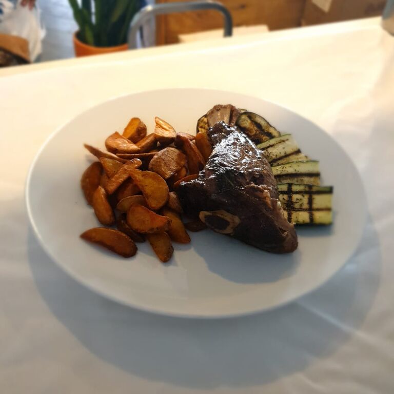 Amici Restaurant & Pizzeria