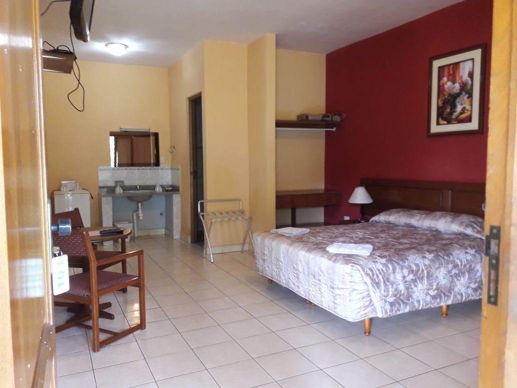 CESARS TROPICAL HOTEL