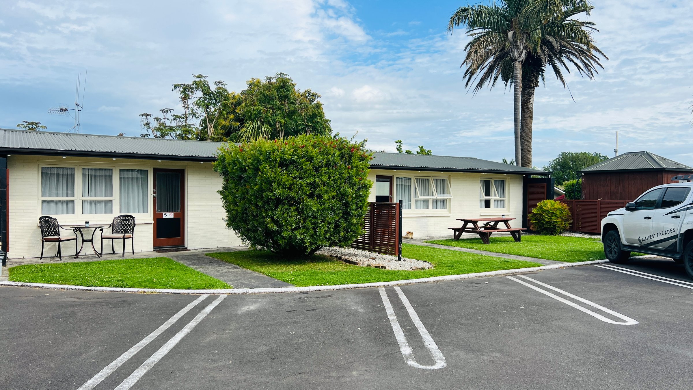 18th Avenue Thermal Motel