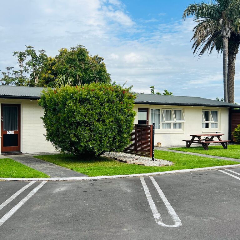 18th Avenue Thermal Motel