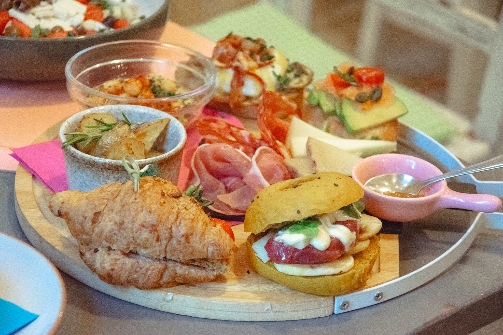 Too Much - Brunch & Cafè