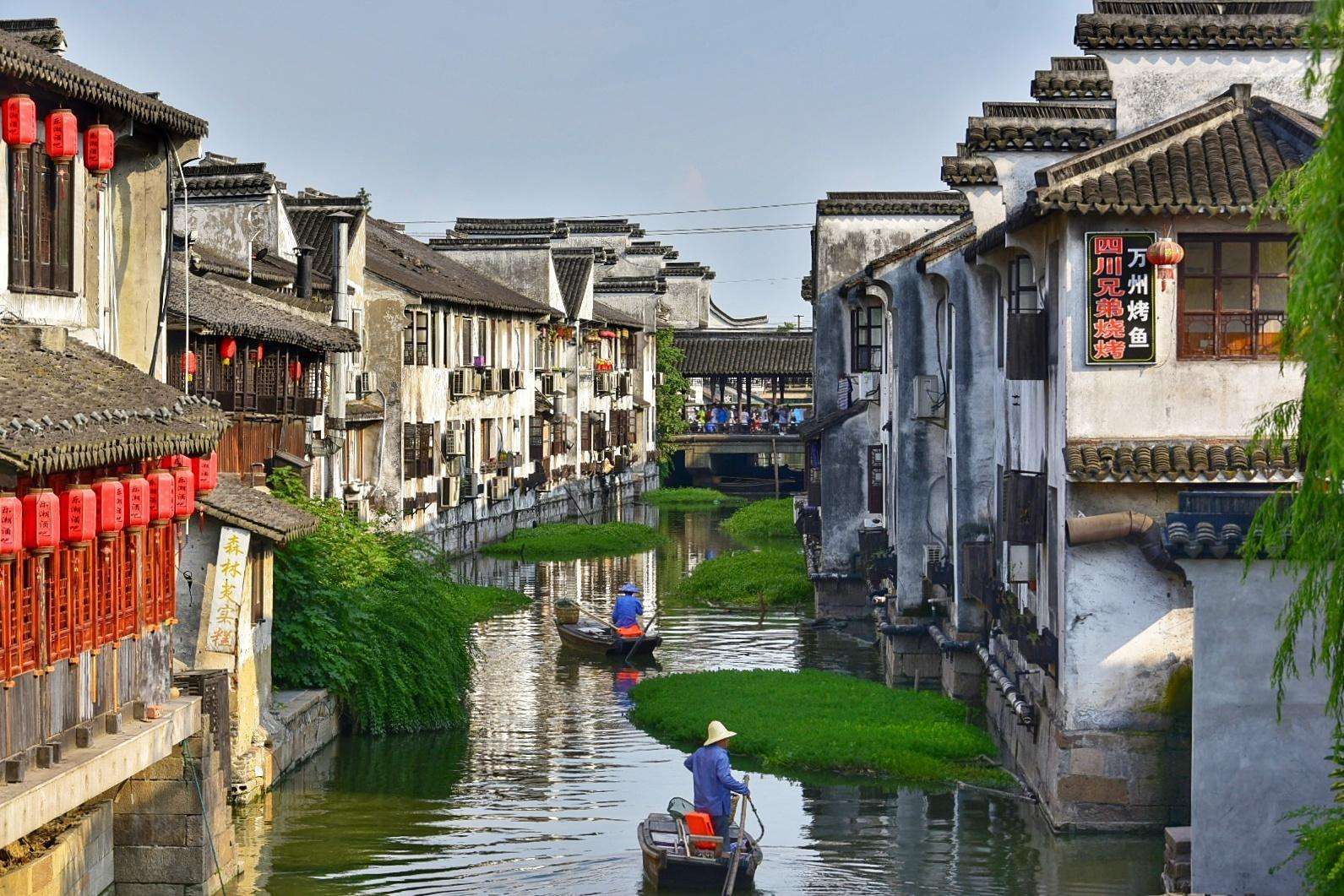 Late afternoon visiting Zhujiajiao with dinner