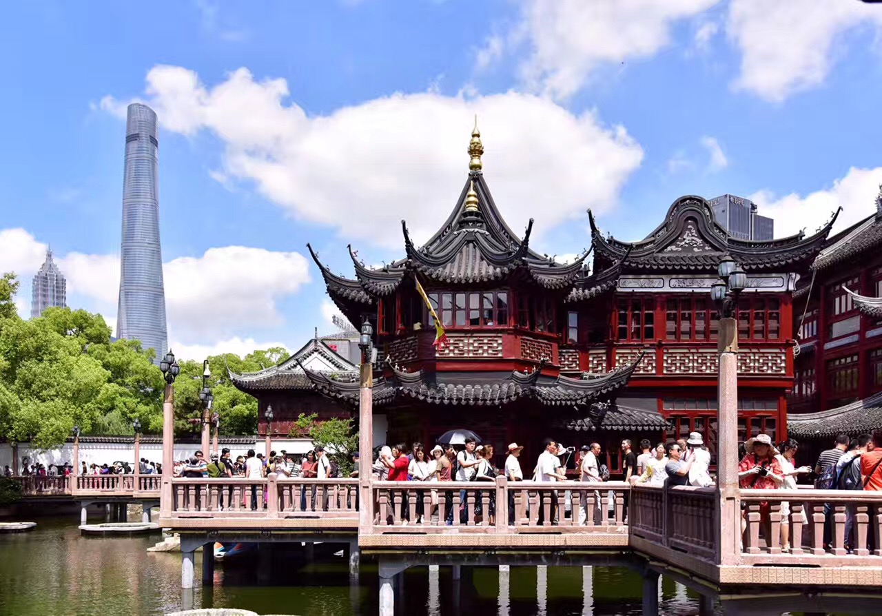 Half-day daytime: Yu Garden, the Bund, Shanghai Tower