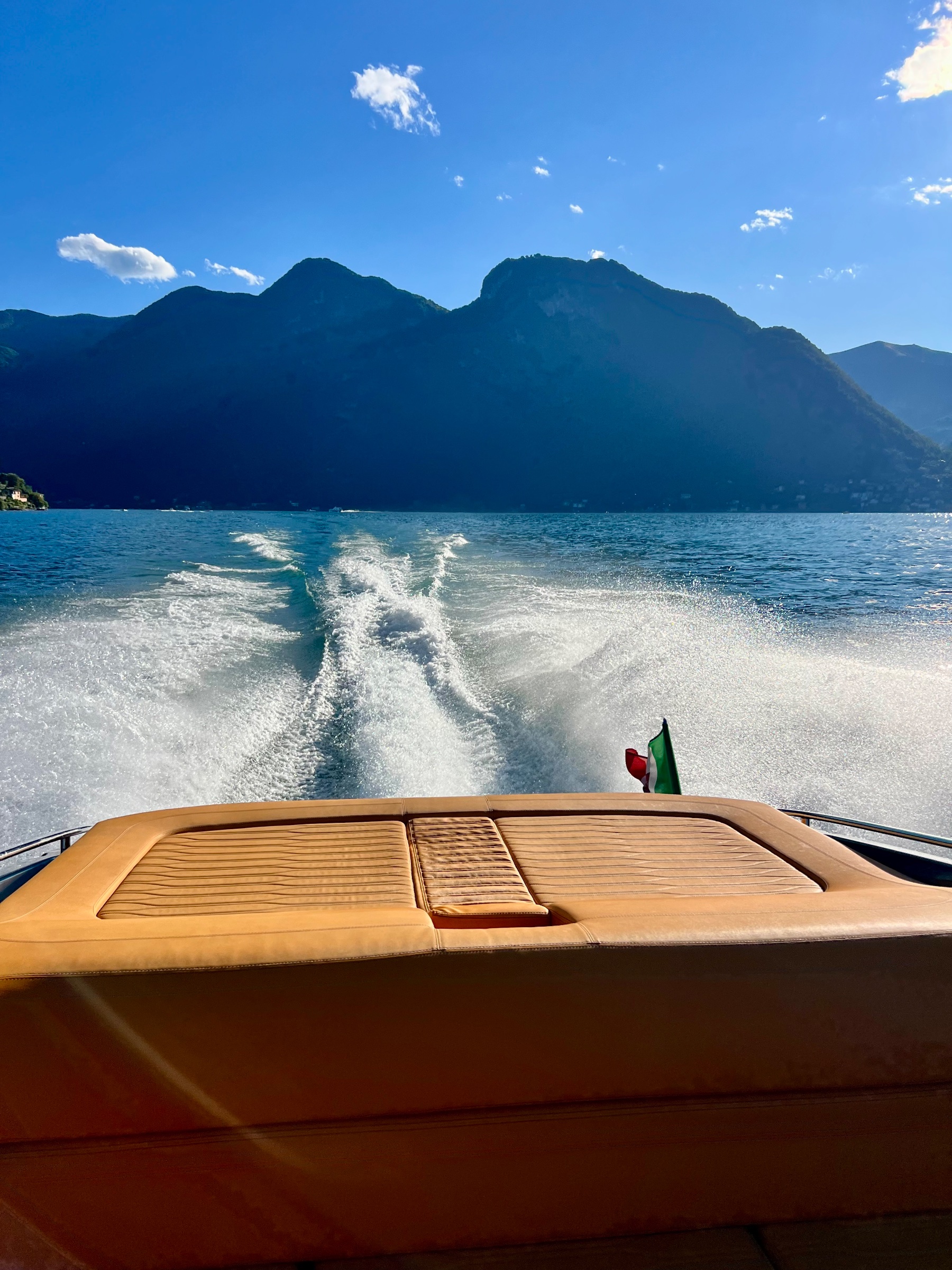 Comolakeboats