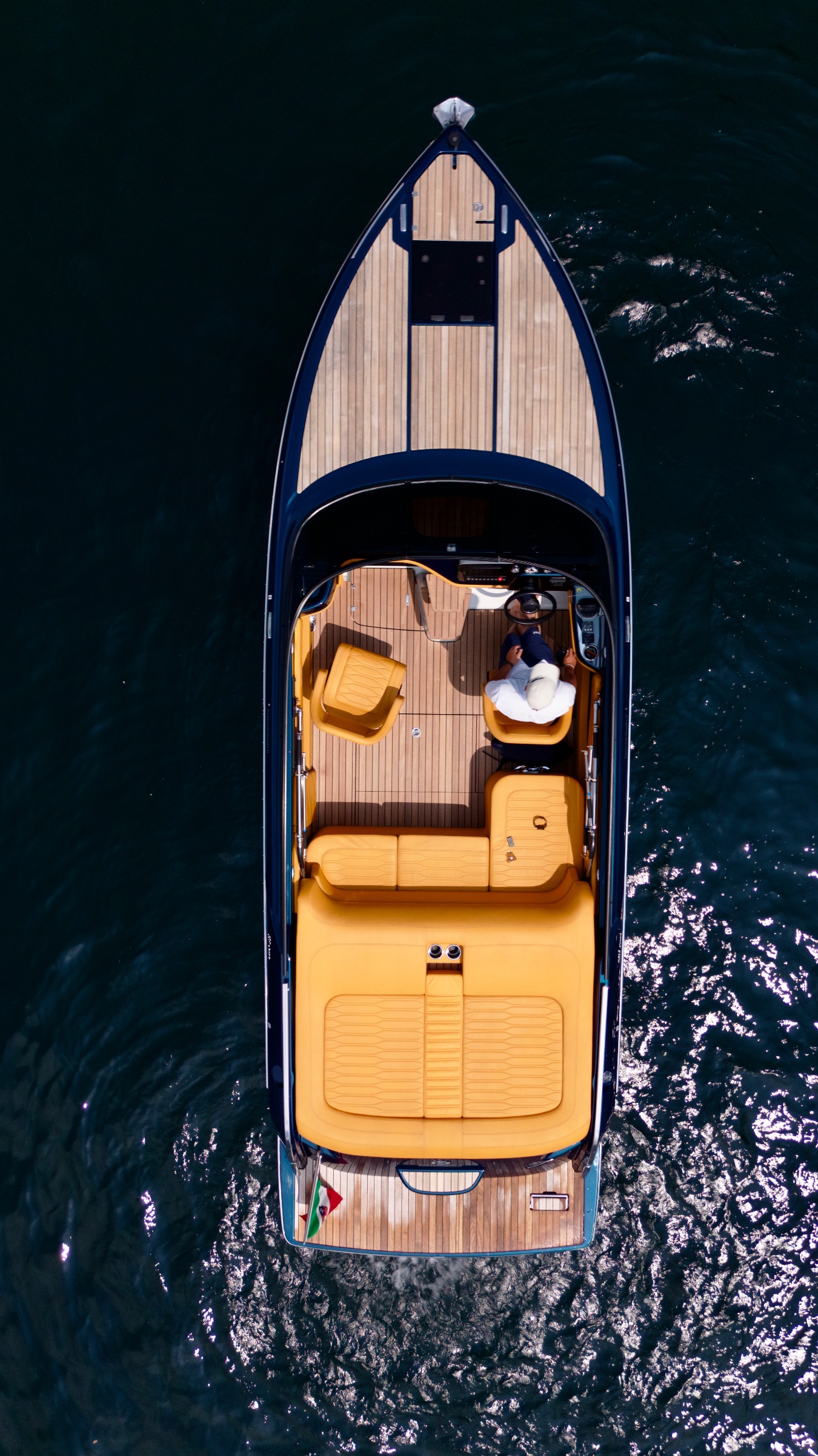 Comolakeboats