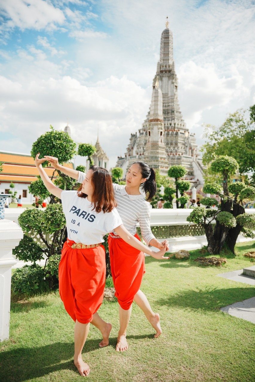 Thai Traditional Dance Class