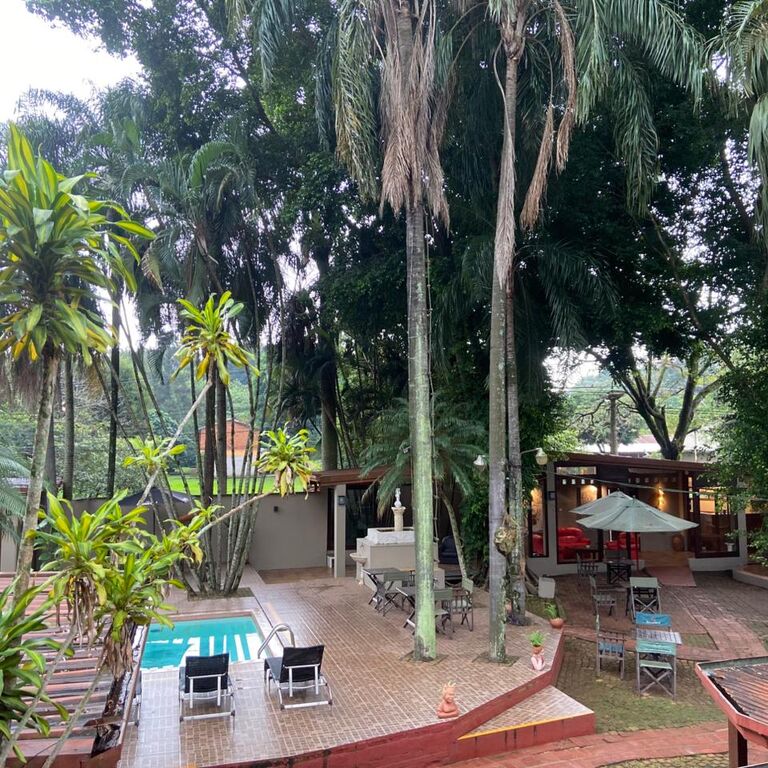 LA FAMOSA HOTEL