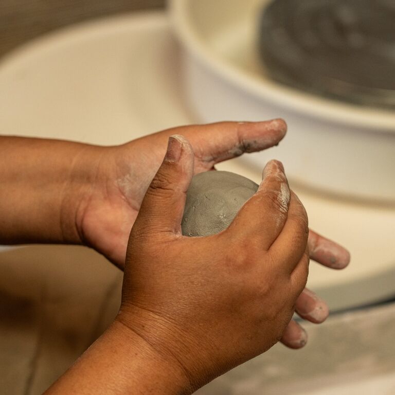 Clay Botik