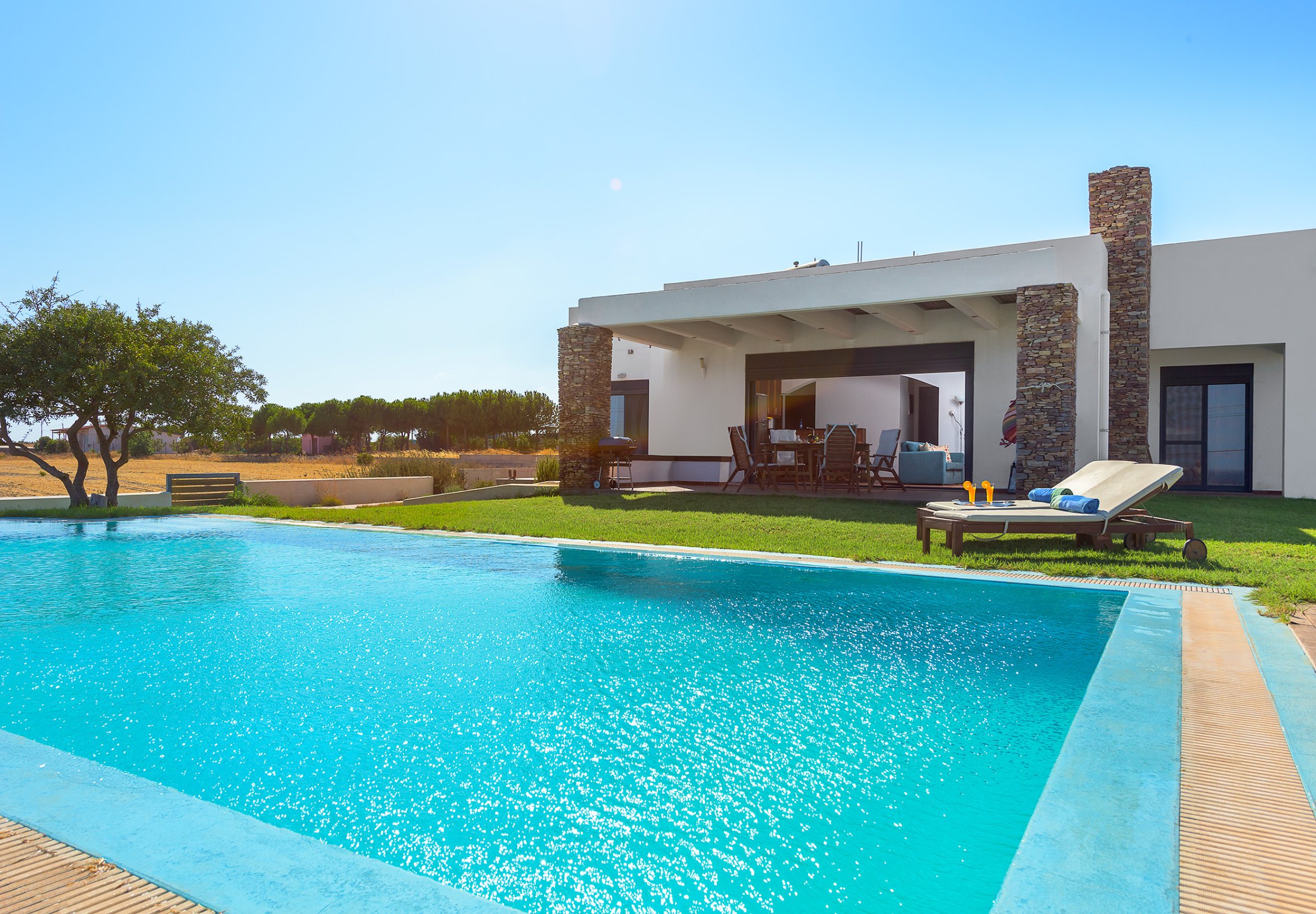 CRISTELIA SEAFRONT&POOL VILLA