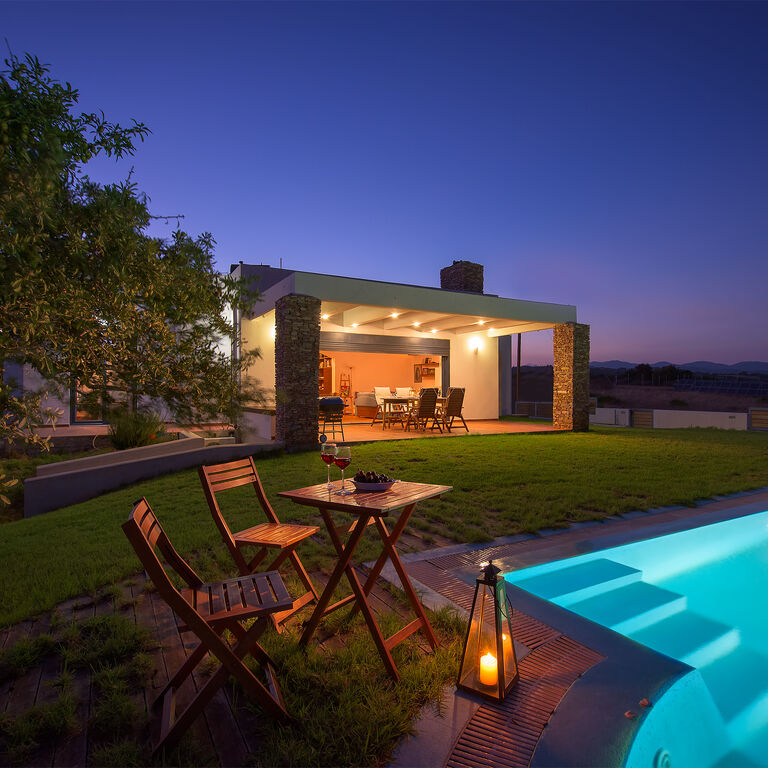 CRISTELIA SEAFRONT&POOL VILLA