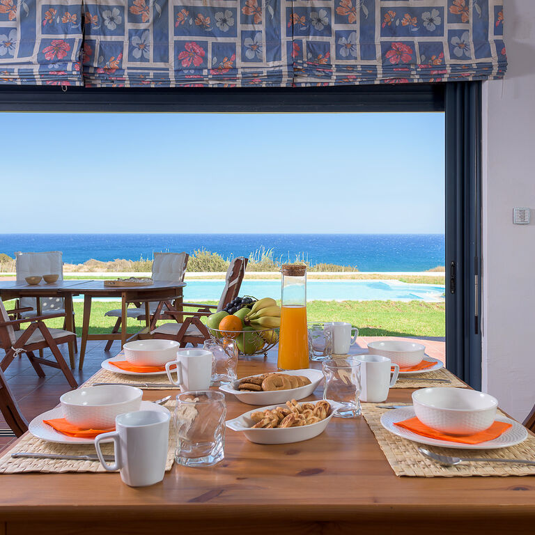 CRISTELIA SEAFRONT&POOL VILLA