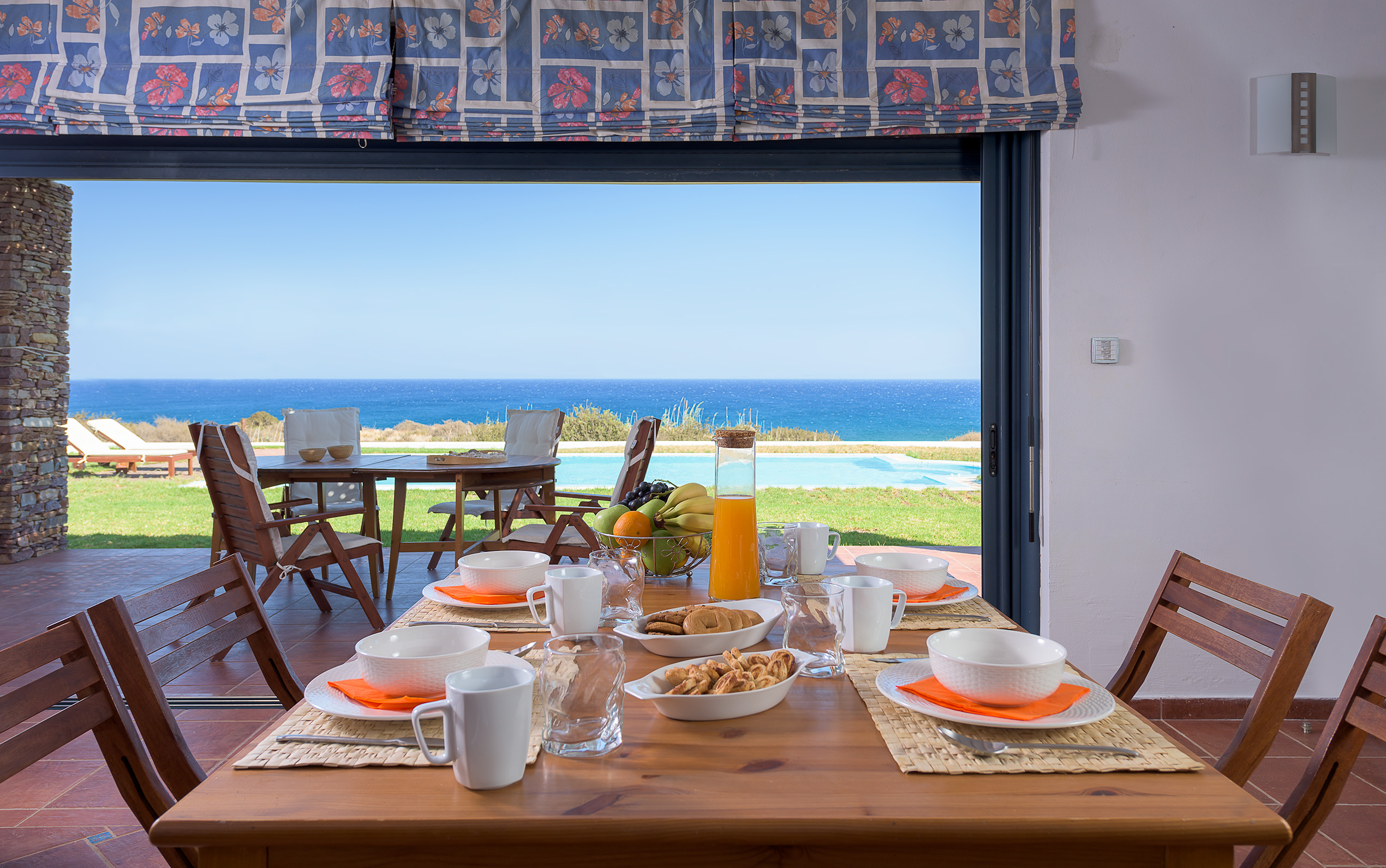 CRISTELIA SEAFRONT&POOL VILLA
