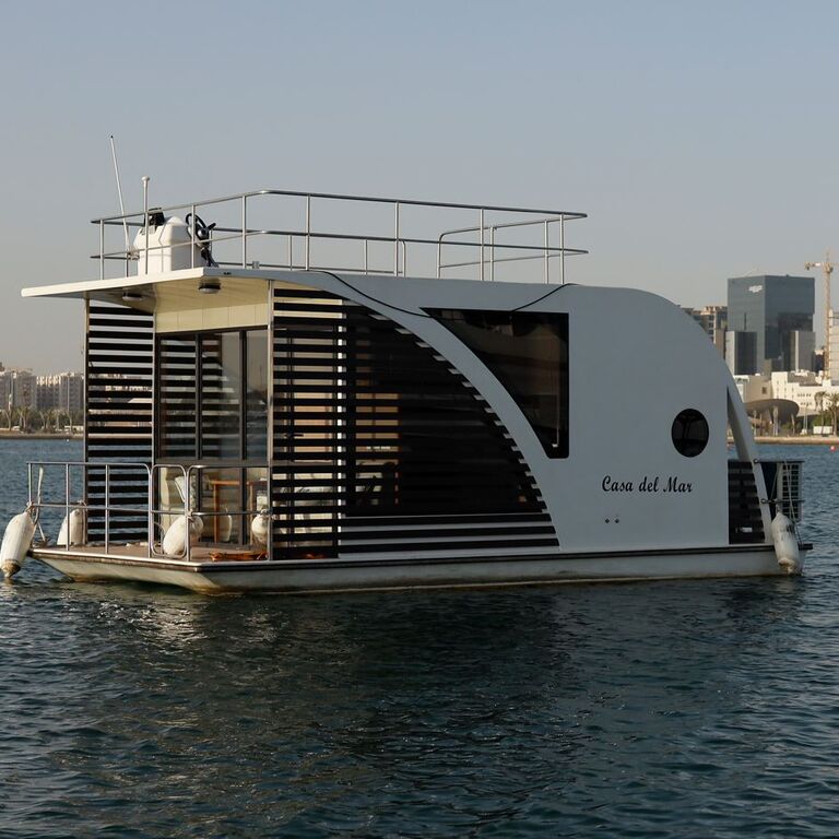 Houseboat Cruise Experience