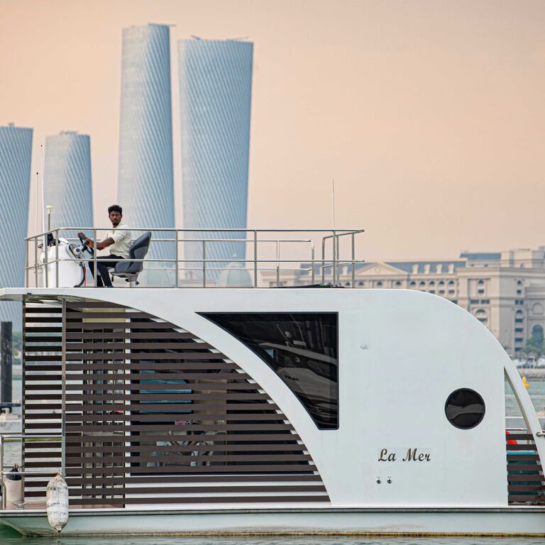 Houseboat Cruise Experience
