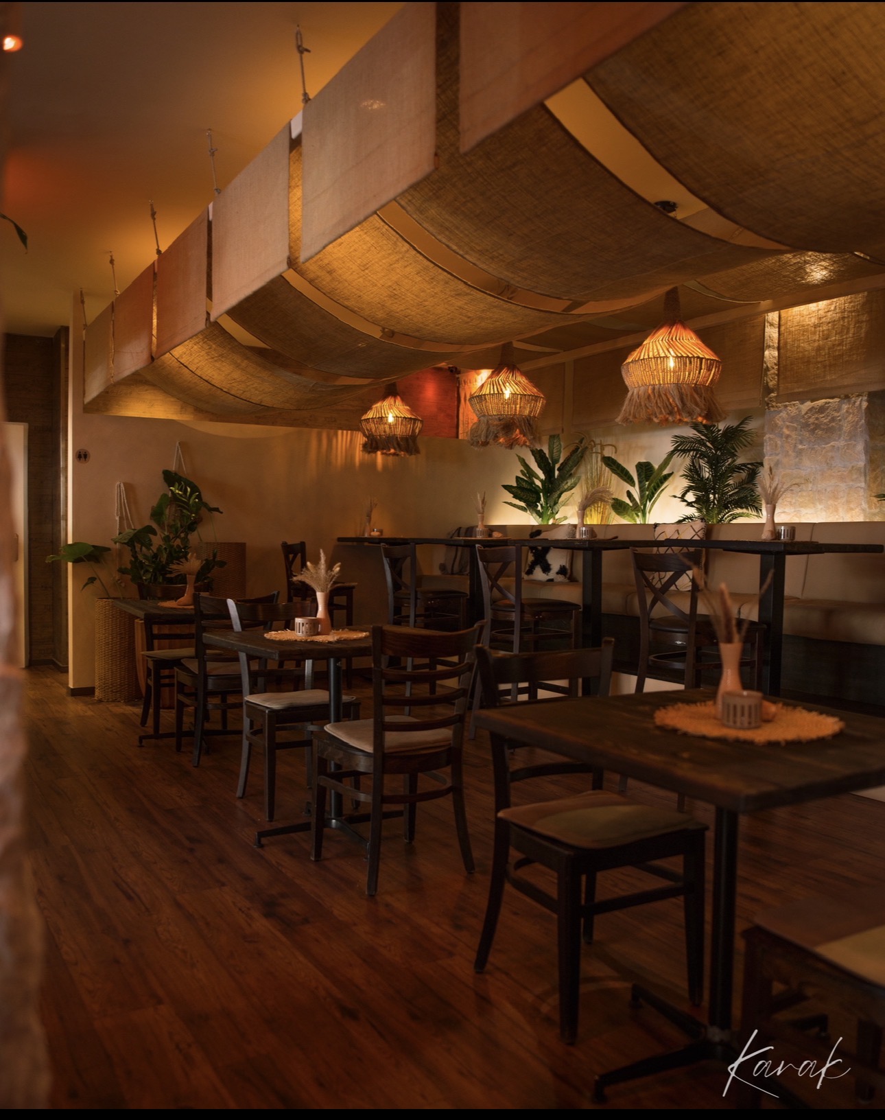 Karak Budapest Restaurant