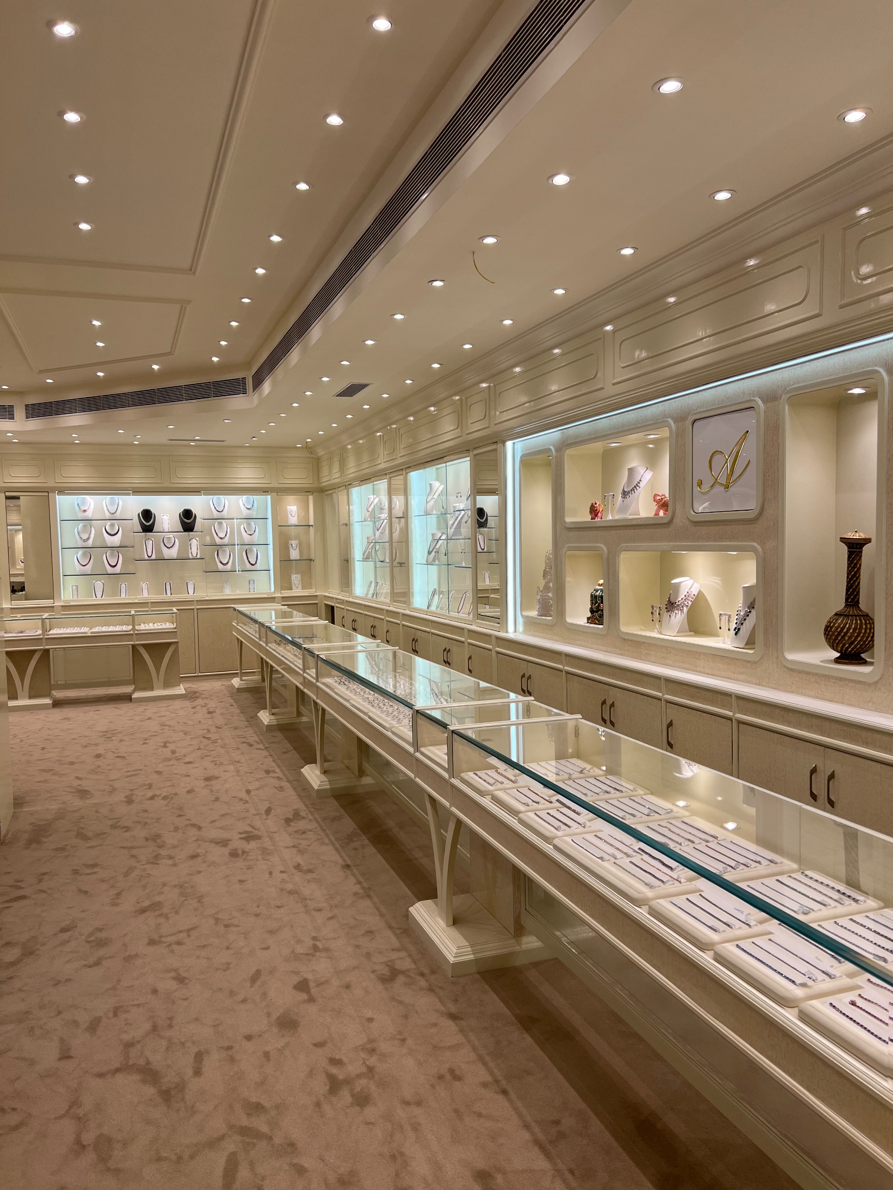 Antiquarian Jewels