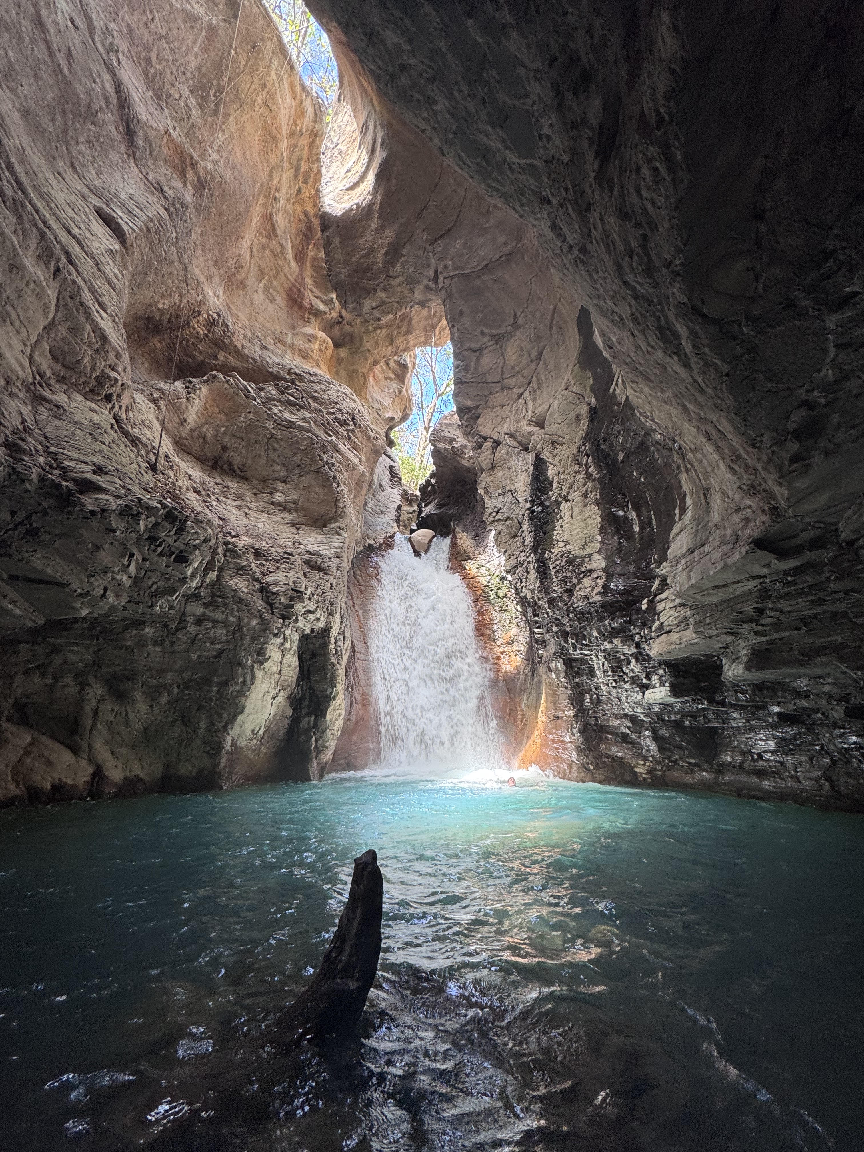 La Leona Waterfall hike
